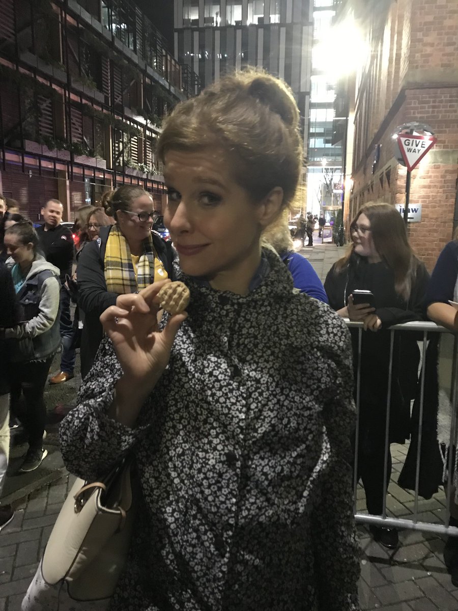 WaitressPie's tweet photo. Cassidy was so lovely and what a superb singer and actress. @julietmusical was incredible and a must see @cassidyjanson https://t.co/saKbALR55F