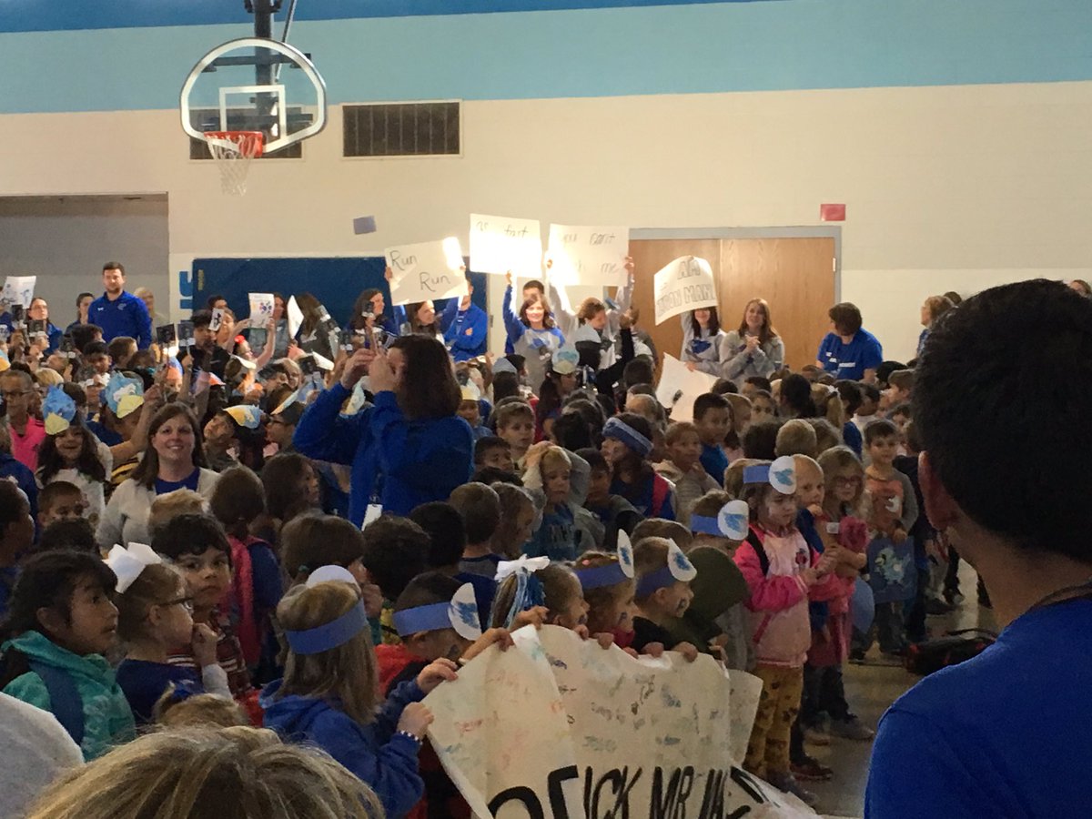 The_Bluejay_Way's tweet image. Ryan Marzen Perry Elementary Associate Principal “Iron Man” Pep Rally Send Off #WeArePerry
