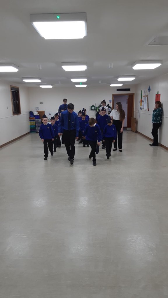 1stbuckiebb's tweet photo. Juniors 4/10/19 including a drill session for the primary 4โs #DrillStartingThemYoung #1stBuckieBB #LearnGrowDiscover #FaithInYoungPeople #TheAdventureBeginsHere #BoysBrigade #FridaysAreForFun #BB136 https://t.co/i5vUeF1lpX