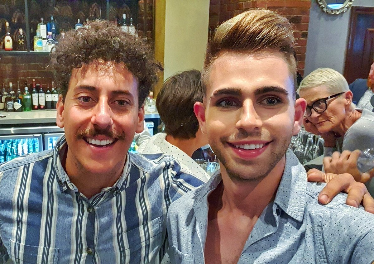 HelloLeoBurg's tweet image. On top of all of the fun at #WhenGiantsWaltz show by #Nataniel, I got to introduce myself to @schalkiebez - I have been meaning to tell him what an amazing positive impact his #KanarieFilm had on my life, and had to do a compulsory selfie with him!