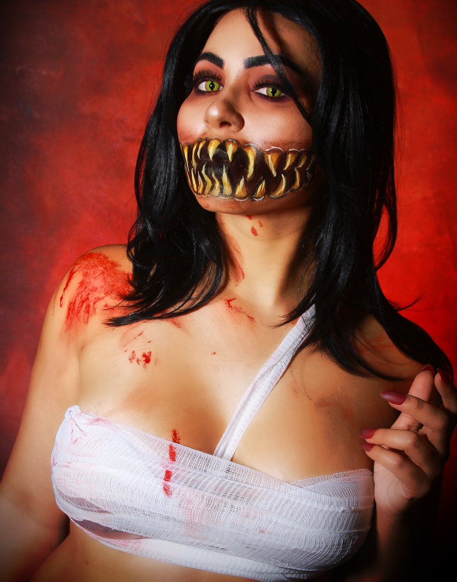 Here is my Mileena cosplay fresh from the flesh pits. 