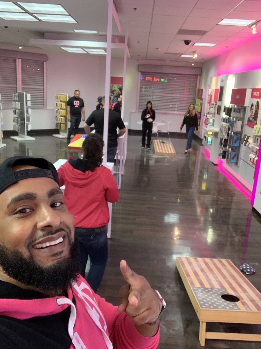#ThisIsCalvine made sure that we had fun at our West AHC Carry Forward meeting. Finishing the night off with a  cornhole competition. #TeamMagenta #YearOfCP #WestIsBest @OfficialMattyK <a href="/leba99/">Abel Santana</a> <a href="/ftydingco/">Francis T Tydingco</a> <a href="/gabyg_tmob/">Gabriela  Garzon</a> <a href="/AshtonSingh14/">Ashton Singh</a> <a href="/DerrickSeay1/">Derrick Seay</a> @LeslieJohn214