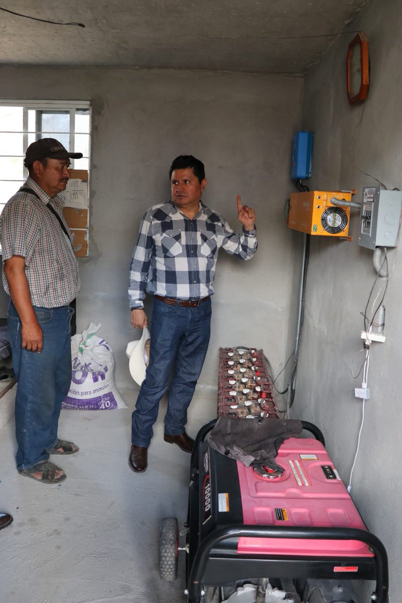 SEDAGRO_HIDALGO's tweet photo. Hoy nuestro titular, @Car_Muniz supervisó la "Unidad de Producción Acuícola" otorgada a la localidad de #Portezuelos en #Cardonal expresando su satisfacción por el interés de la gente y atestiguar que los apoyos que brinda el Gobierno de @omarfayad mejora la vida de las familias. https://t.co/O18Q1l0kOh