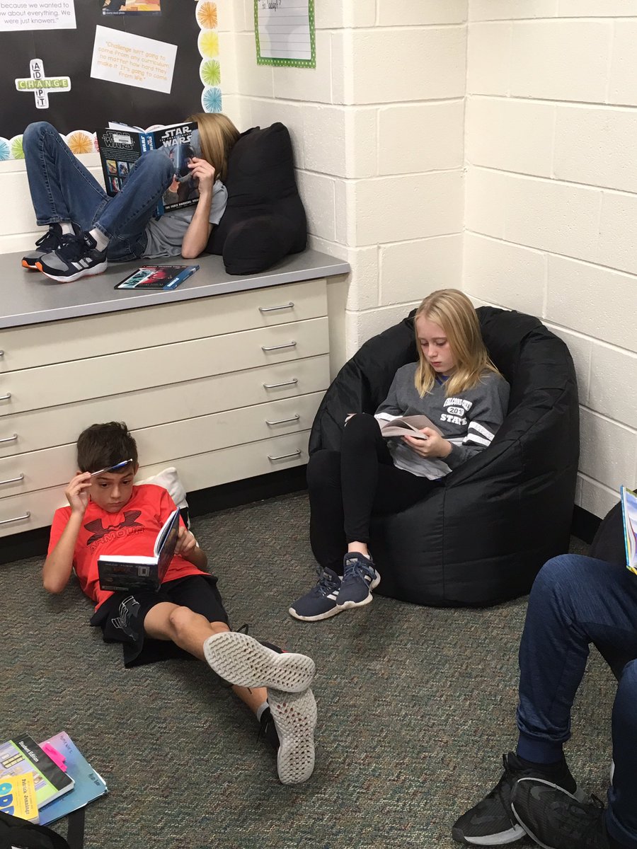 Smith5Cassidy's tweet photo. Students enjoyed our monthly DEAR time today! They were so into their books! #WeAreChelsea @Chelsea_Tigers https://t.co/JBoIEDoNYe