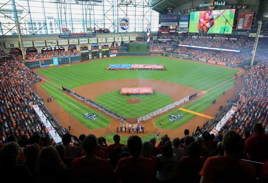 uphousemanor's tweet photo. Let’s Go Astros!! Take it back. 

#alds #astros #takeitback #staylikealocal #houstonhotels #houstonheights #uphousemanor #bandb #bedandbreakfast #airbnb #airbnbhouston #purpleroof #houston #houstonstay #houstonlife #visithouston https://t.co/8aDdtHdgHv