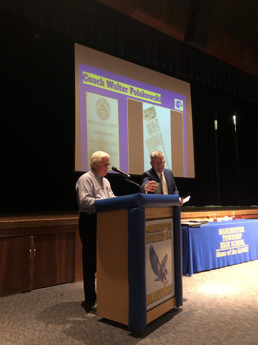 MrsRaimondo's tweet image. Coach Walt Polakowski- introduced by Mr. Lister #HawkAthleticHallofFame 💙💛🏆 #MTHawkPride 
#SweetP #SW