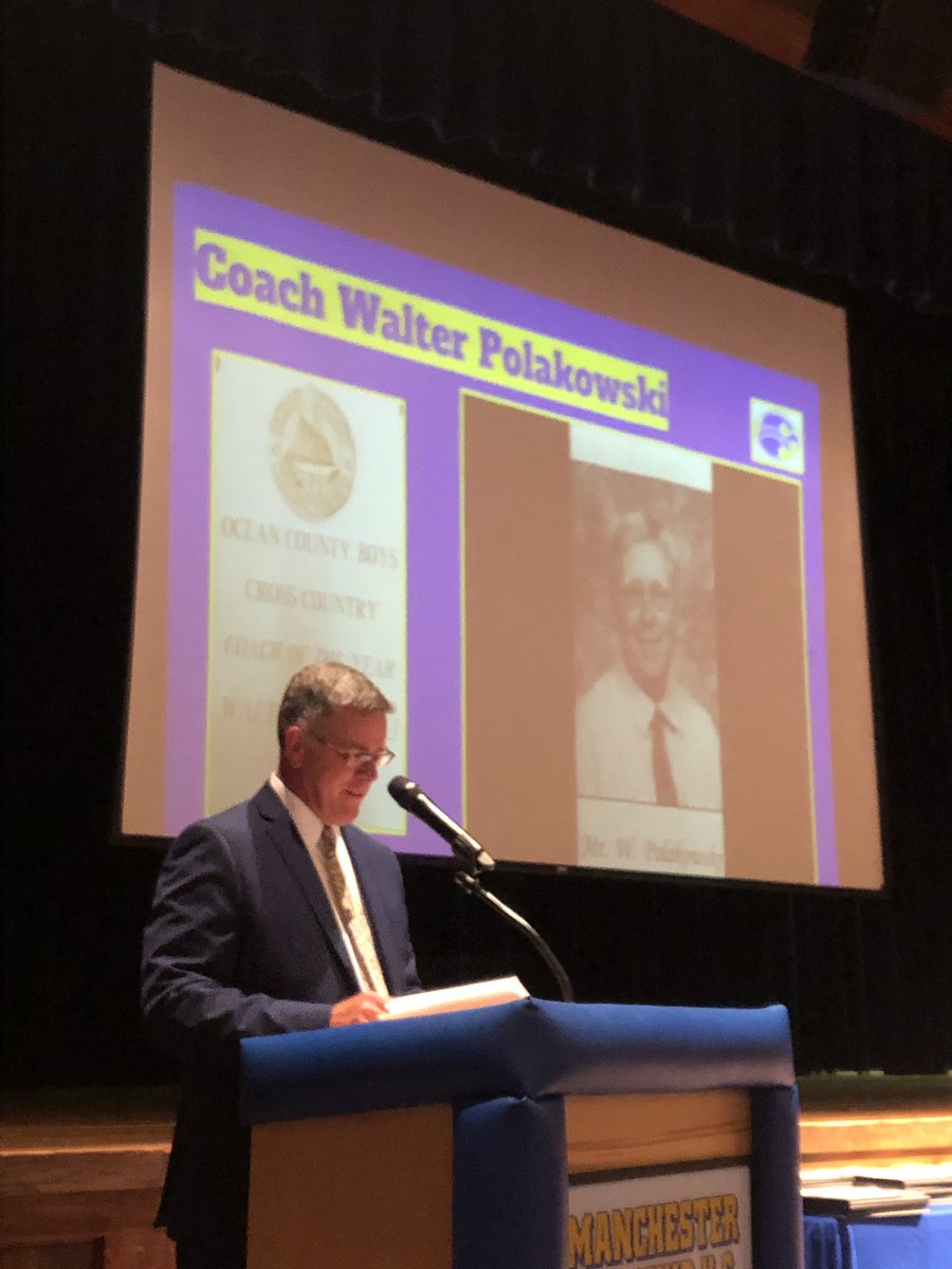 MrsRaimondo's tweet image. Coach Walt Polakowski- introduced by Mr. Lister #HawkAthleticHallofFame 💙💛🏆 #MTHawkPride 
#SweetP #SW