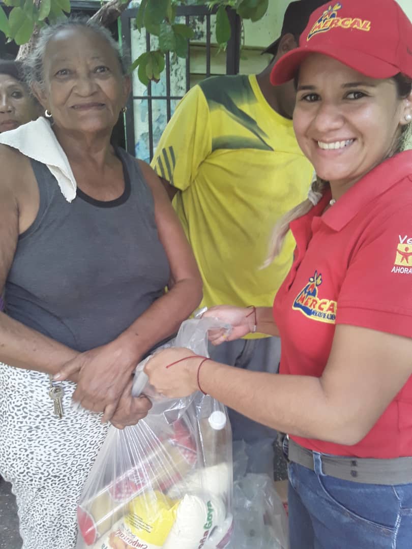 MercalApure_'s tweet image. #Entérate
La #MisiónAlimentación en un trabajo mancomunado con los @ClapOficial de la parroquia San Fernando fueron atendidas más de 629 familias del sector 9 de Diciembre III.
#TodosSomosClap 
#Minppal15AñosLeales
#MovimientoIndigenaEnRevolución