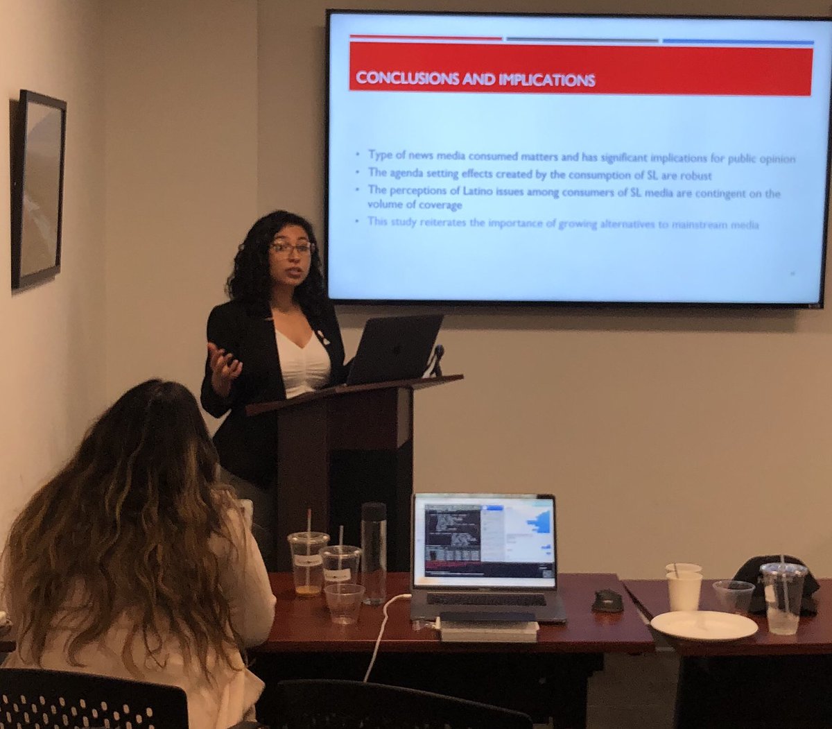 WeArePRIEC's tweet photo. Q: Does Spanish language vs. English language news shape distinct individual issue agendas?

A: Yes. 

@_BarbaraGomez fellow @UNMSocialPolicy finds consumers of Sp Lang media more likely prioritize immigration over other issues. 

#UNMPRIEC https://t.co/eDCcqAqyOP