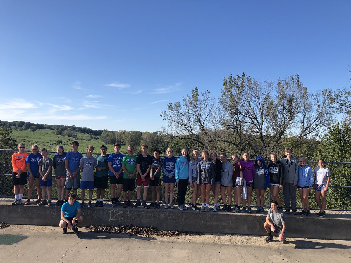 cmaxspartans's tweet photo. Beautiful day for a “destination run” to Hoy Bridge just east of Collins! Nice grass trails, awesome weather, and a great group of kids!! #cmspartans https://t.co/Emu0h2VqX6