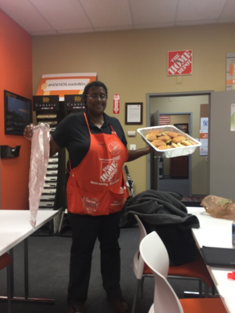 veronica tweet media