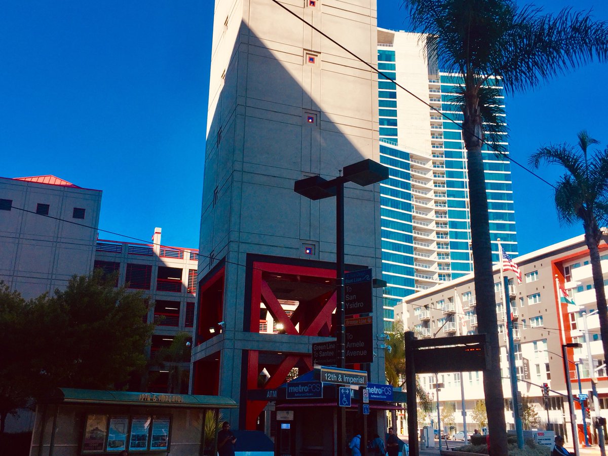 jmccluan's tweet image. Ms. Abrahamson’s SDA students experience dance in urban settings as a field trip to @SDDanceTheater #TrolleyDances2019 #DanceEd #ArtsEducationMatters @Malashock @SDA_Barnette @CamachoEduADM @RJCaughey