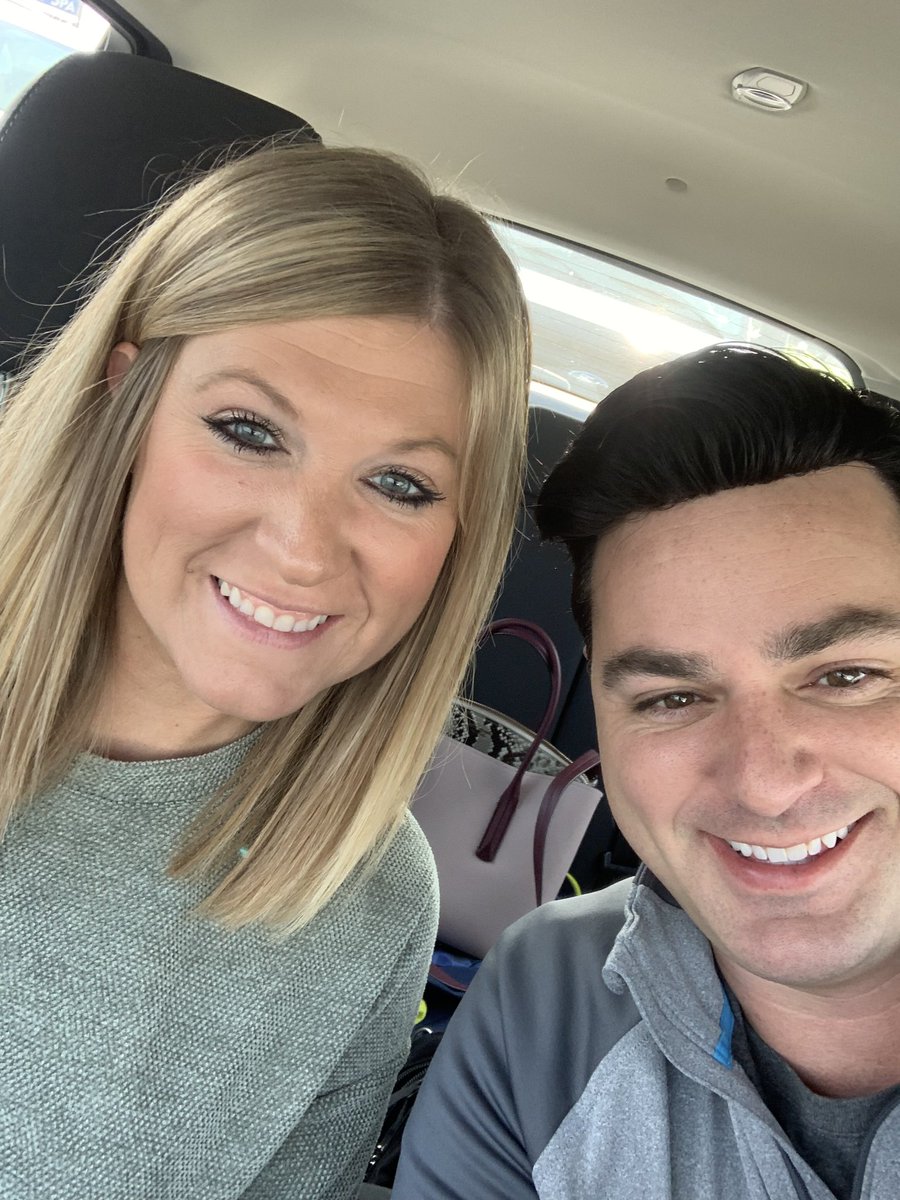 DanielT_919's tweet photo. Great visits today with the #BossDOS @melissastroder ! So glad we got to celebrate the 200 club with Luke and the Elk City crew!
Love everything you and crew are doing Luke! #LifeAtATT #OneOklahoma #FieldDay https://t.co/xBzJcf1dU3
