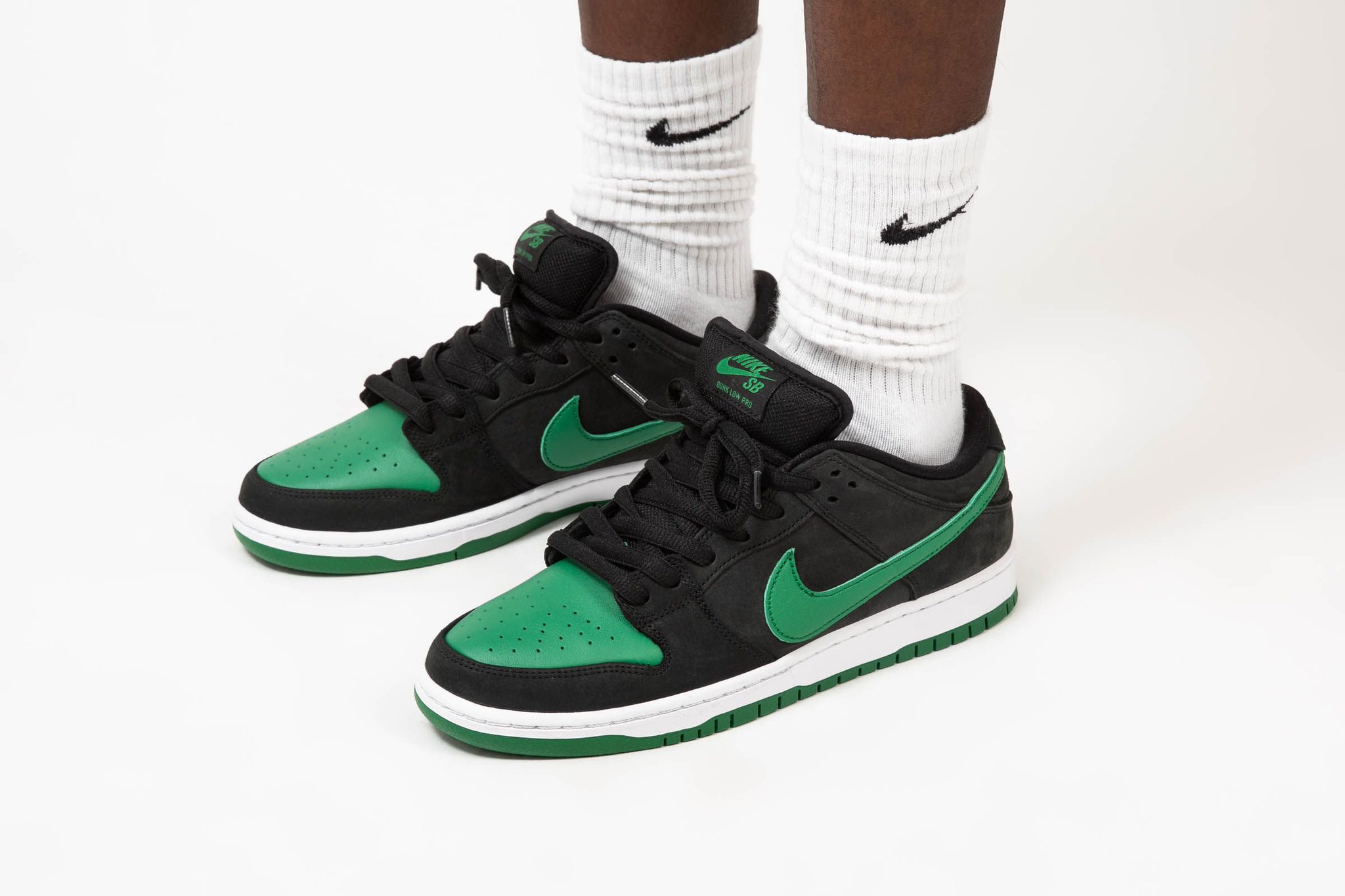 nike sb dunk black pine green