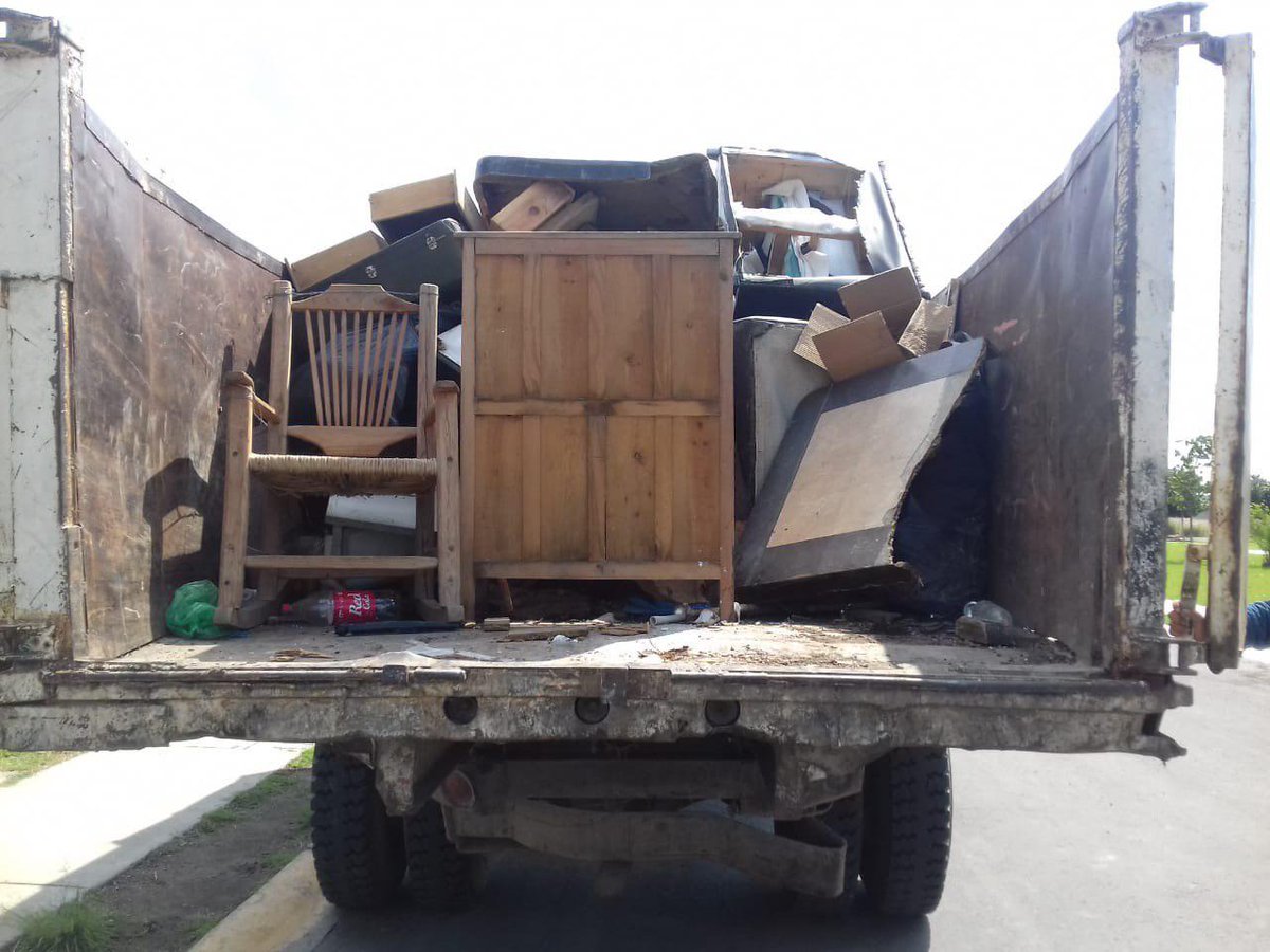 GobTlajomulco's tweet photo. Mantener el municipio limpio es tarea de todos. Así, también nos ayudas a prevenir enfermedades.

Recuerda que puedes solicitar descacharrización al 📞 32 83 44 00 ext. 1076 y 1077, en un horario de 9:00 a 15:00 horas. https://t.co/5A0DfHIwwn