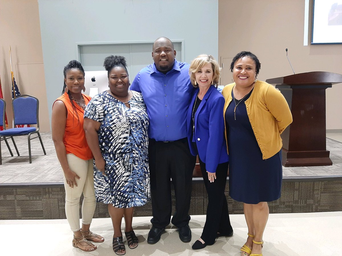 school_dallas's tweet photo. Creating classrooms that heal with Donna Porter and DJ Baptiste @lbbeyea @pauldingboe @KellyDa79203327 @TiffanyFrach @pcsdsuptotott @PauldingLeaders @nwgaresa https://t.co/OL8qh81TG2