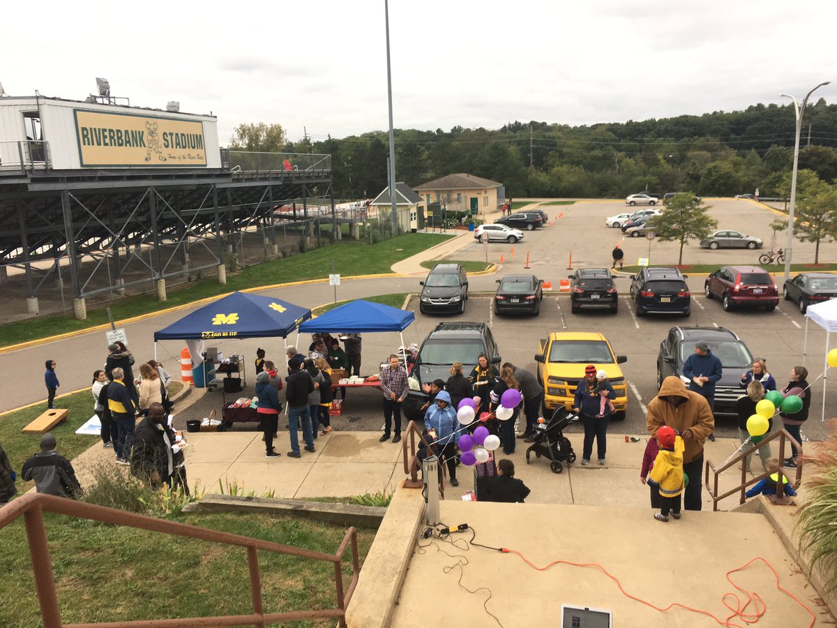 FredKleinAAEA's tweet photo. First annual AAEA Friday Tailgate was a smashing success!  Looking forward to doing this next fall at Skyline! https://t.co/VS6QYXEefa