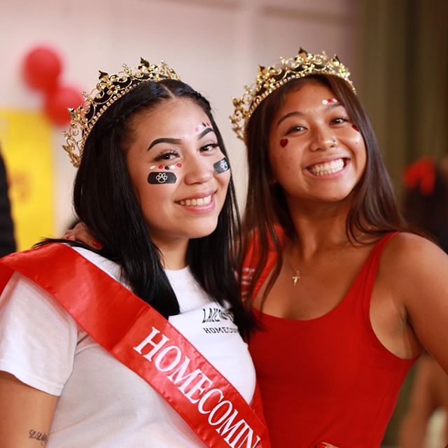Lakeview crowns the first gender neutral court. Come out to the dance tonight and game tomorrow to continue the celebrations. dlvr.it/RFXHzZ