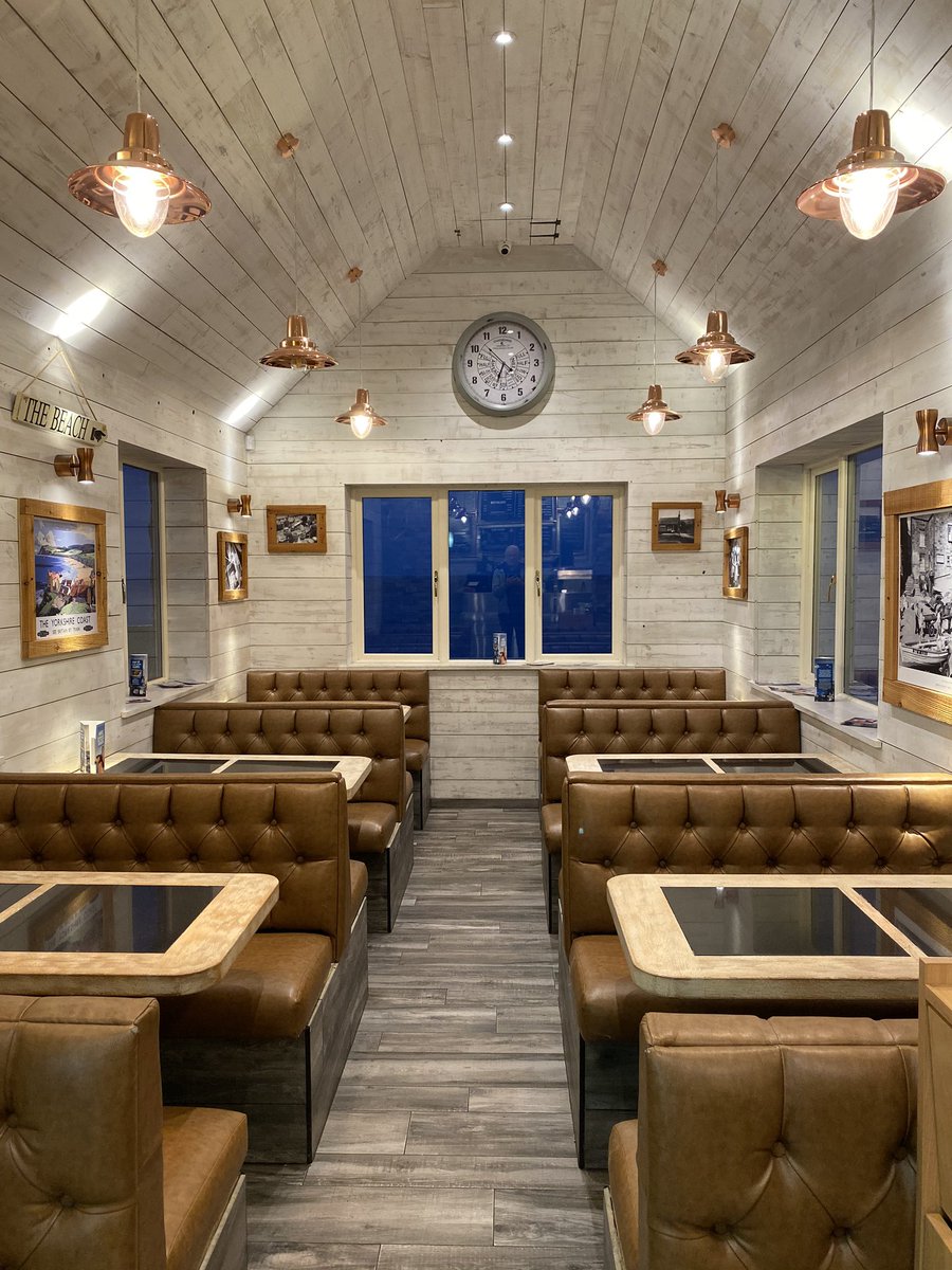 Boyddays's tweet photo. .. now this is a fish and chip shop! #robinhoodsbay #northyorkshire #fishandchips #supreme and service with a #smile #fishandchips    #stunning 🐟🍟 #thefishbox https://t.co/3AT3My2Ag2