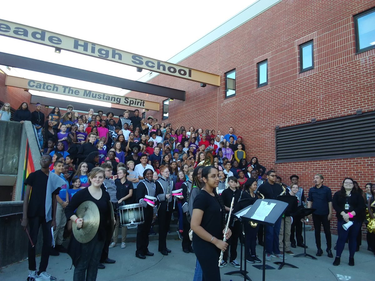 PHES_MusicRocks's tweet photo. Meade feeder National Anthem event! #MeadeMusic #AACPSawesome #PHESpride #musicrocks https://t.co/BwJpNB6B61