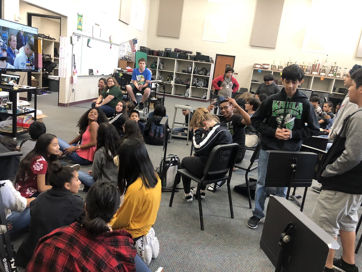 KahlaBand's tweet photo. Nothing better than some Astros and some Full Orchestra! #findyourgreatness #choosethechallenge @kahlams @underwood89 @virgil_maddox @KahlaOrchestra @MimiWong_05 @TTU_Dickson @cfisdmusicman @CFISD_FineArts https://t.co/G4i4yI9jwk