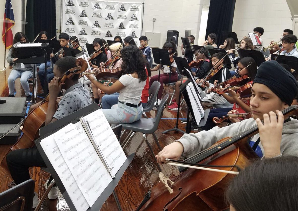 KahlaBand's tweet photo. Nothing better than some Astros and some Full Orchestra! #findyourgreatness #choosethechallenge @kahlams @underwood89 @virgil_maddox @KahlaOrchestra @MimiWong_05 @TTU_Dickson @cfisdmusicman @CFISD_FineArts https://t.co/G4i4yI9jwk