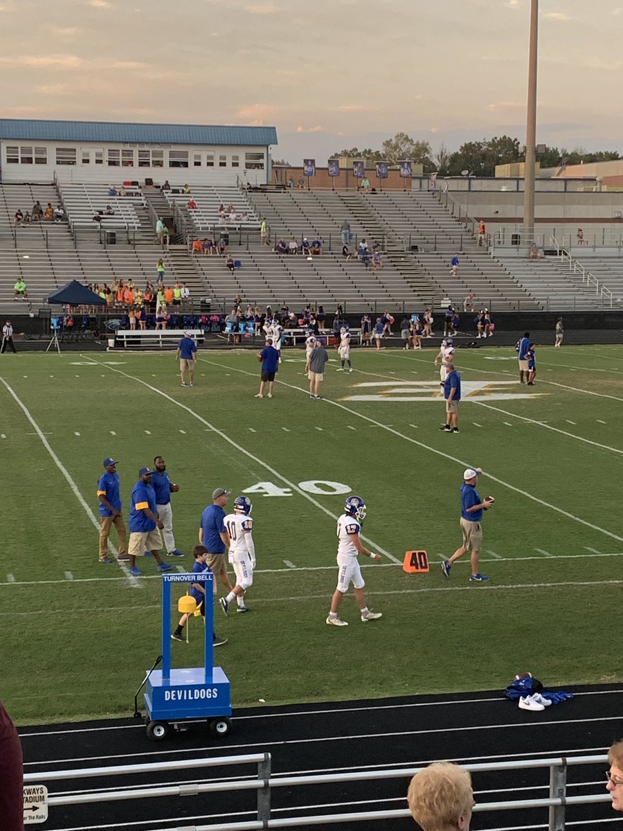 7brownboys's tweet photo. FALL SPORTS shouldn’t kickoff in 88 degrees! #DevildogFootball #BeatEastside https://t.co/Y5Pv4v4RwC