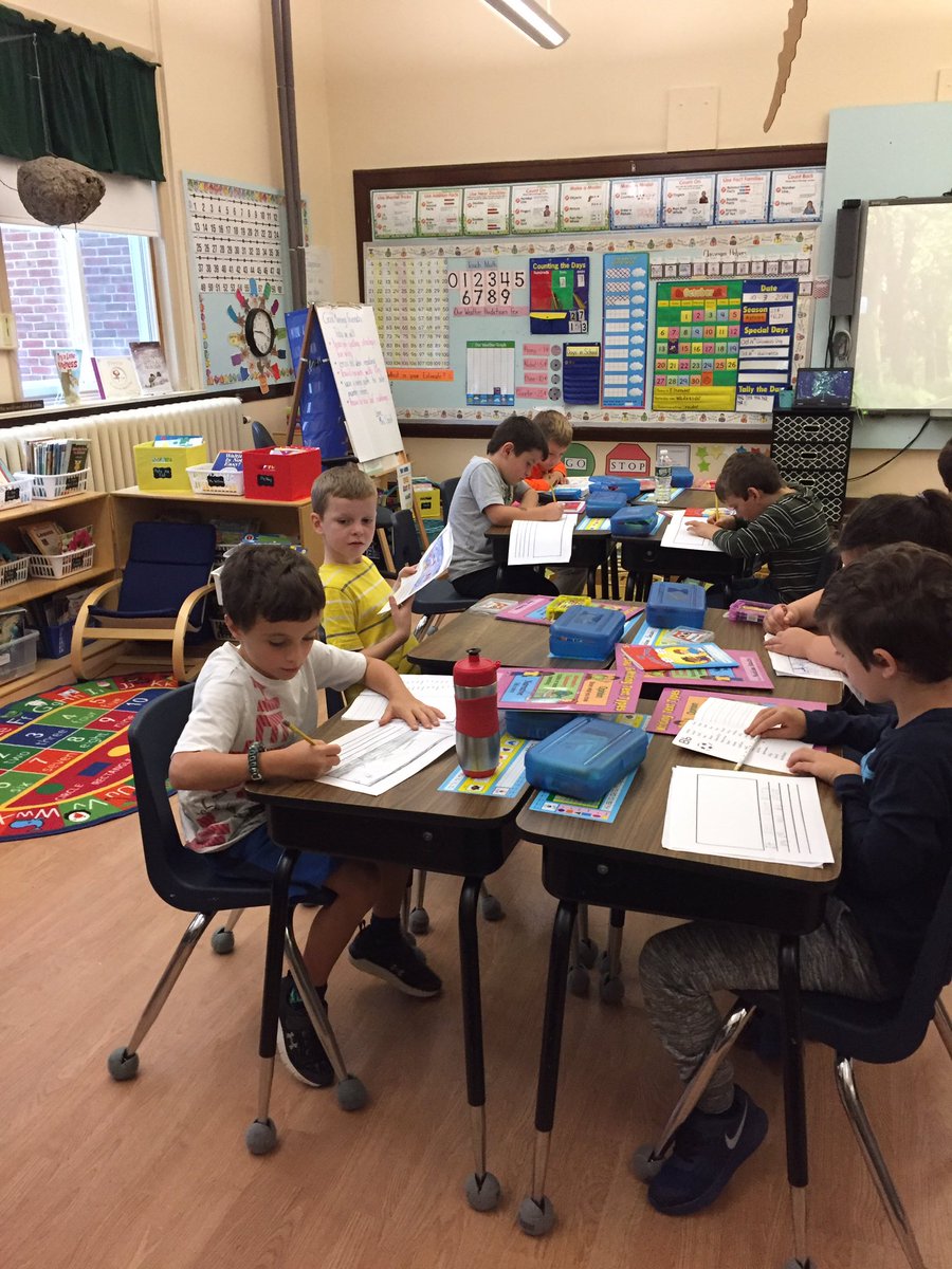 SSgrade1's tweet photo. First grade authors hard at work!!  #SunapeeCentral https://t.co/ftnhEsBaLG