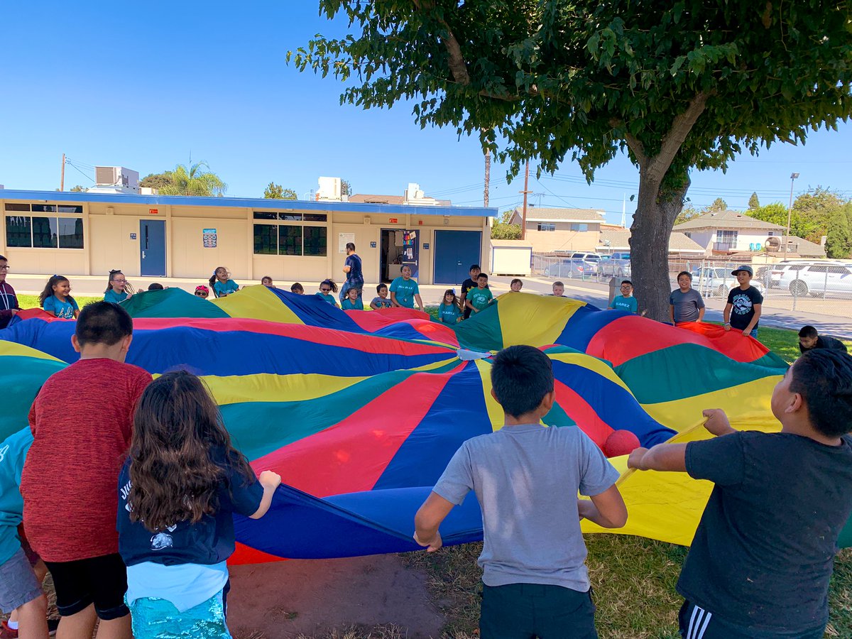 maestrapoull's tweet photo. Who says big kids can’t have fun? Thanks @geo_geo_2 for letting us play with our little buddies! #littlebuddiesarethebest @JuarezScholars https://t.co/ZEcD3zHTIH