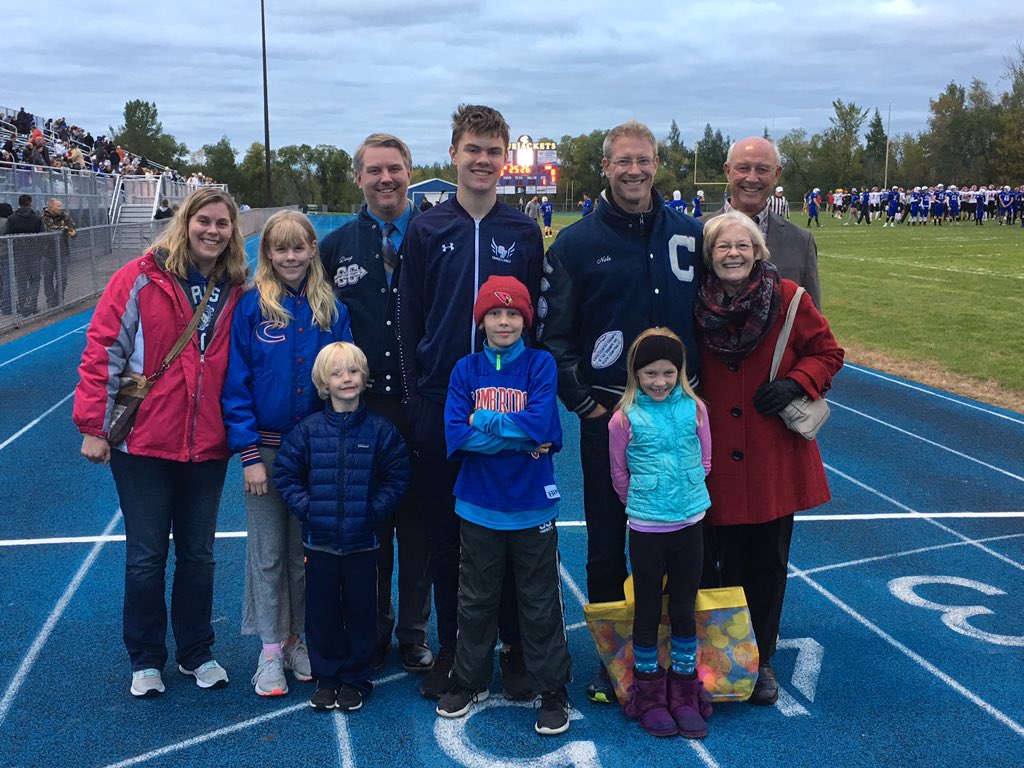 MarkSolberg1957's tweet photo. Special thanks to Lieutenant Dr. Craig Paulson; Cambridge-Isanti Hometown Hero and Honorary Flag Raiser; for our Football Game with Elk River. Thanks Dr. Paulson and family for tremendous service to our Country and the Cambridge-Isanti Schools. https://t.co/fGrFHduMUC