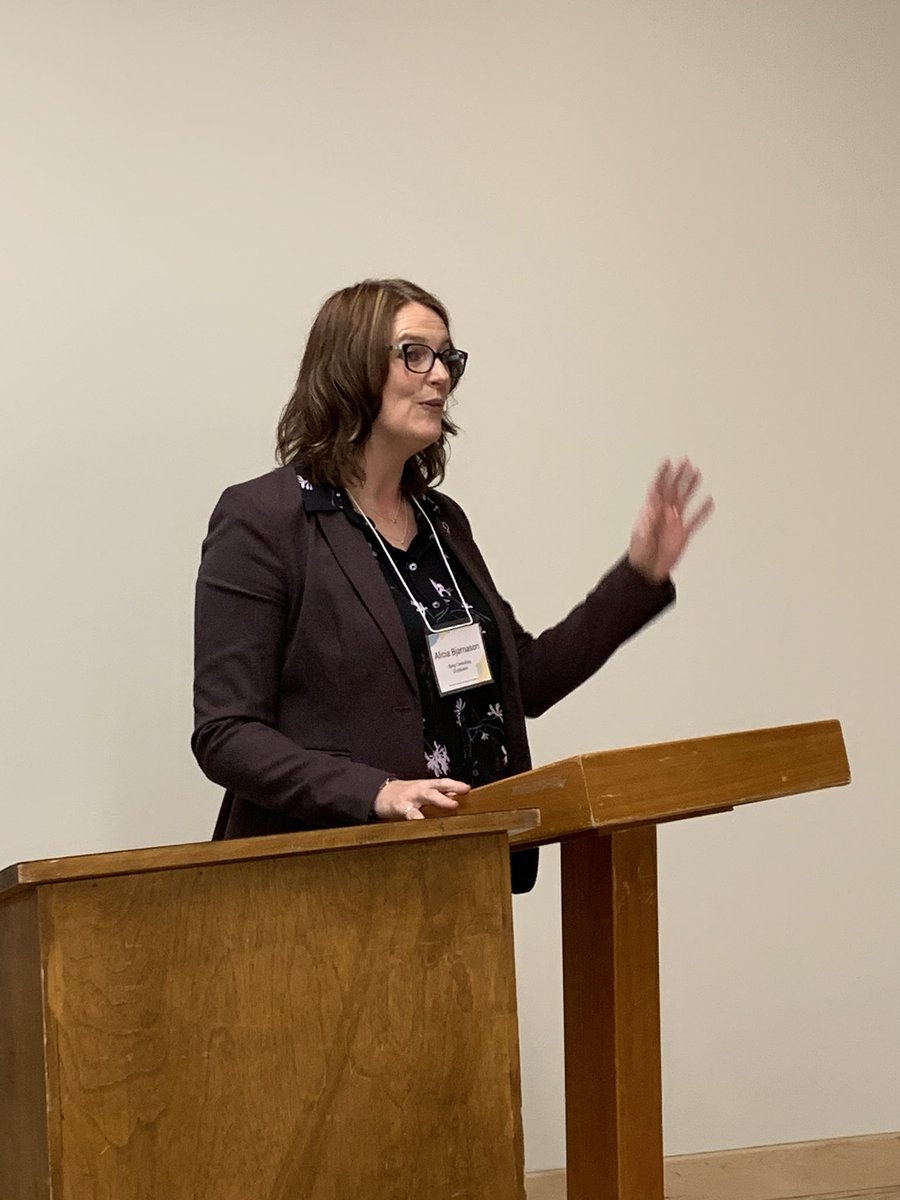 Exclusion_EDI's tweet photo. (Ex)clusion’s own Alicia Bjarnason presented on Gendered Spaces within the Alberta Resource Sector. #genderedspace #equity #diversity #inclusion #WIG2019 @IntersectionsOG https://t.co/tS65hHQ7aA
