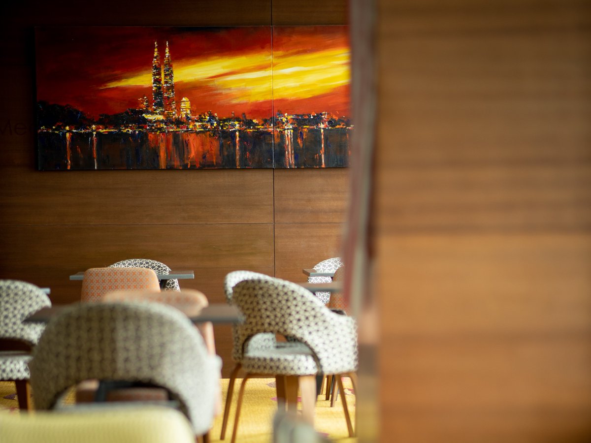 Dine with a view at Traders Club Lounge. #TradersHotelKL #TradersClubLounge #PetronasTwinTowers #KualaLumpur