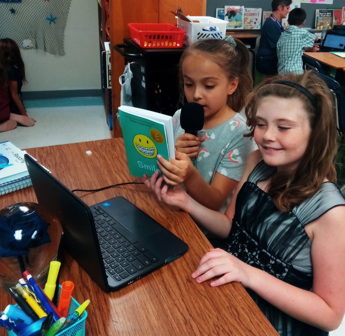 Today we did book reviews. Students chose between a Flipgrid review or google slides. Some chose to do both! #choice #smalltown <a href="/hcebulldogs/">Hill Country ES- Bandera ISD</a>
