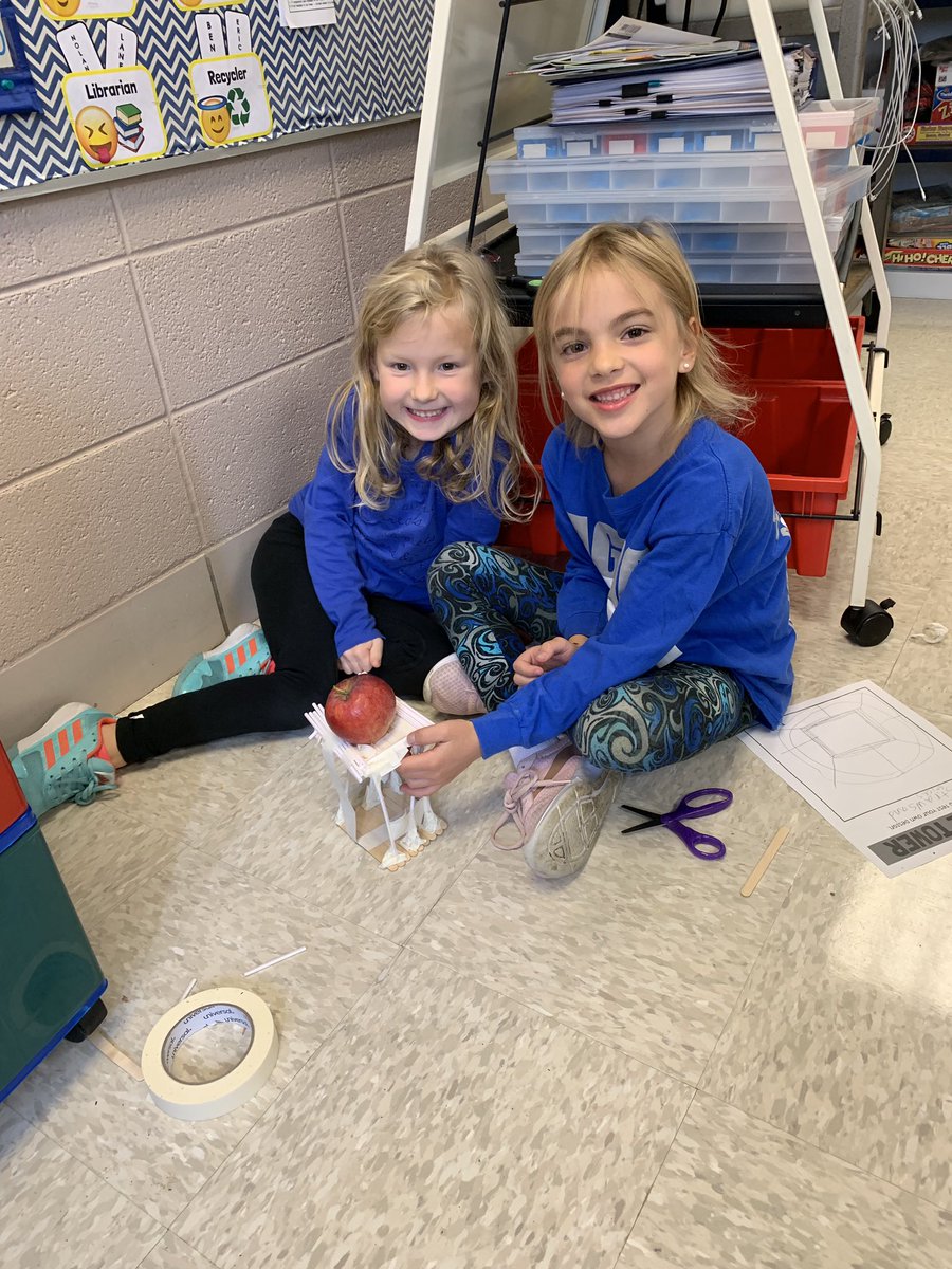 Gullickson1st's tweet photo. First graders had a super fun time building towers that would hold an apple 🍏🍎 for at least 5 seconds!  #SuperStem #TeamWork #SticksTapeStraws #LittleBrainsAtWork @BBEschools https://t.co/kB4PfXN5G9