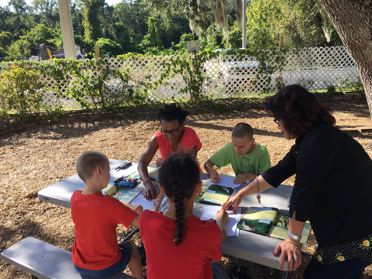 ReadsCes's tweet photo. Our Cubs are working hard on text evidence and research in our butterfly garden! #cypresscubs #research #WritingCementsLearning https://t.co/nJ2HmmL9eR
