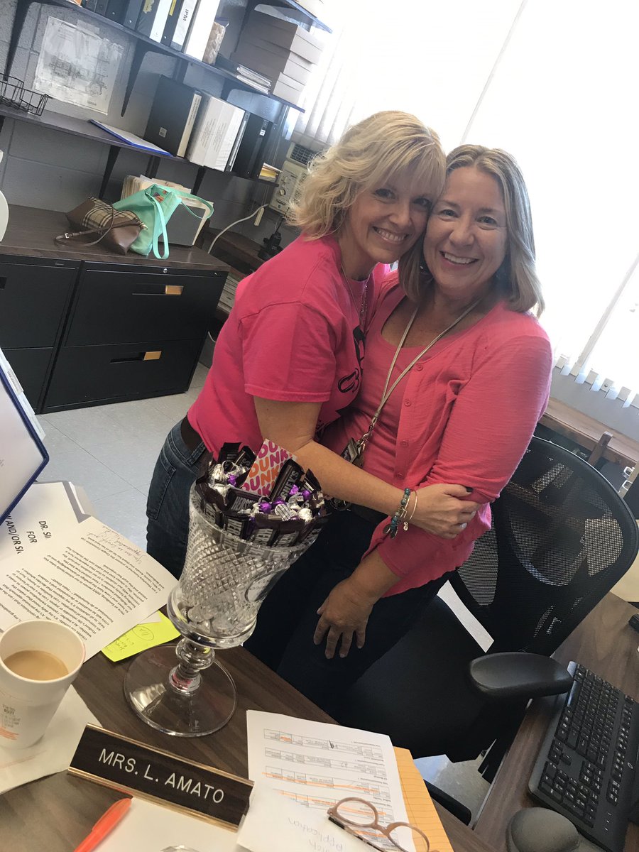 Congrats to Mrs. Amato on receiving the Cougar Connection Cup from <a href="/ChristineBrac12/">Christine Bracken</a>! Mrs. Amato keeps our main office running smoothly, while supporting the needs of our school. We ❤️ when colleagues recognize one another for their hard work &amp; dedication. #sandburgstrong