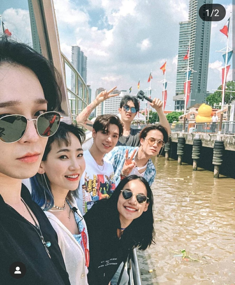 Ten Pabo Hi It S Kitty Chicha Ten S Co Star During His Variety Show Food Truck Battle In Thailand The One With The Heart Sunglasses T Co Fvips9tibt Ten Pabo Hi It S Kitty Chicha Ten S Co Star During His Variety Show Food Truck Battle In Thailand The One With The Heart Sunglasses T Co Fvips9tibt