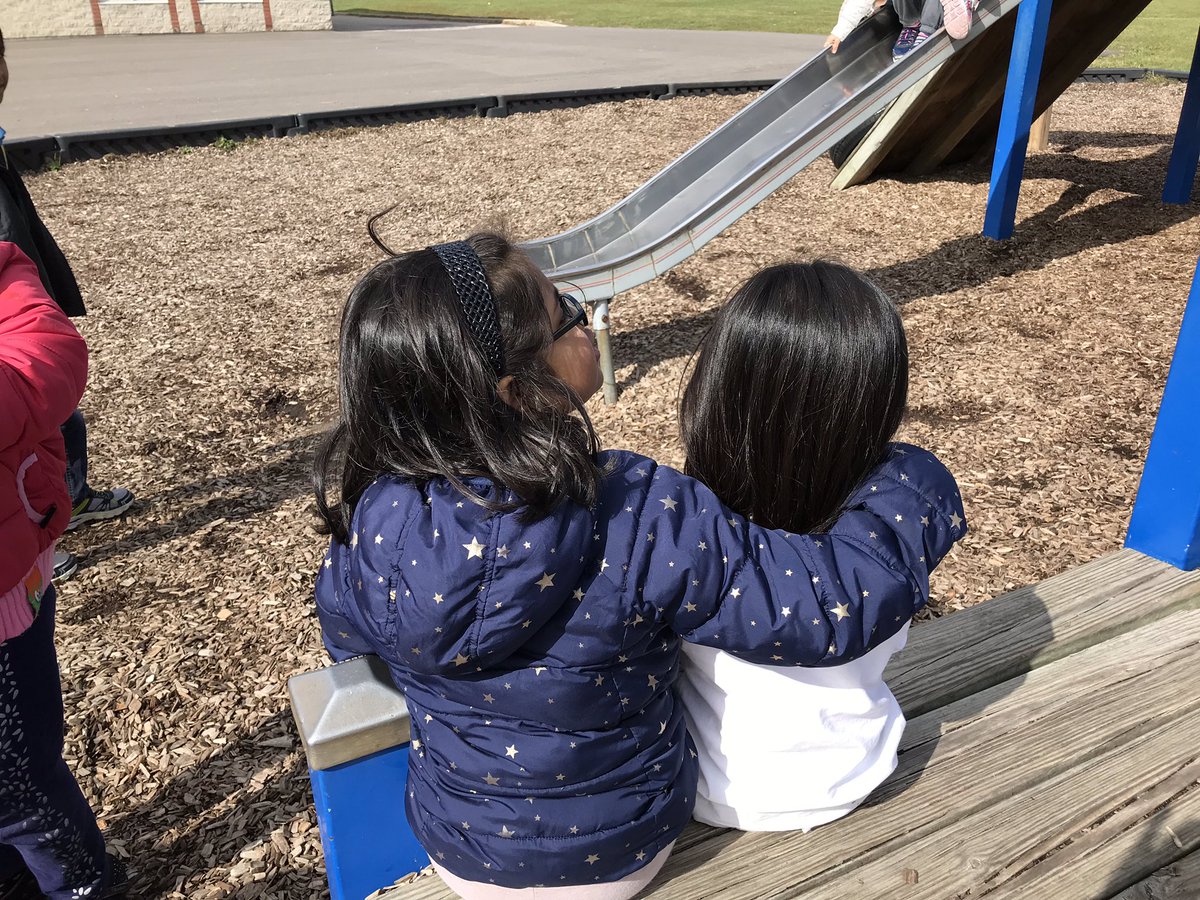 suebevington's tweet photo. Love seeing the friendships start to form after a month together. ❤️. @mcbrideaveps #gradeonepod https://t.co/aTHeAxVA5b