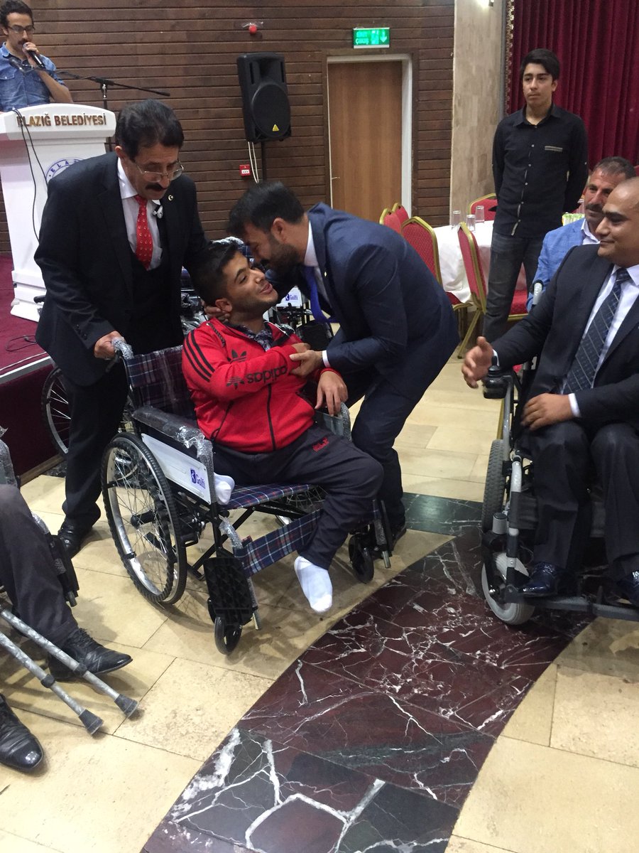 mahirsonmez23's tweet photo. TSD Elazığ Şube Başkanı @metinfirat23 ve Tüm İşçi Emekllileri Derneği Elazığ Şube Başkanı Mehmet Kayabaş’ın gayretleriyle gerçekleştirilen Gönlü güzel kardeşlerimize yönelik düzenlenenen “Tekerlekli Sandalye " dağıtım törenine katıldık. Emeği geçen herkese teşekkürler https://t.co/6k3vaoYaBO