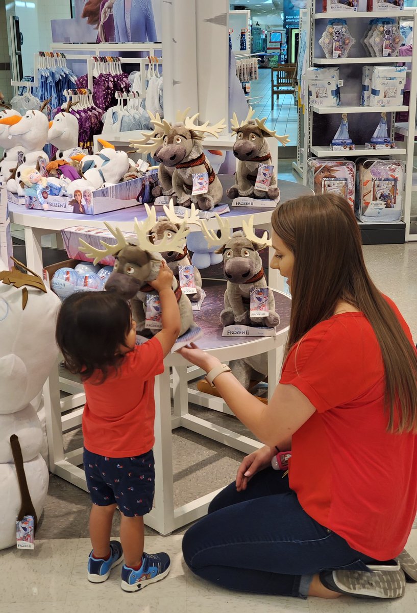 Frozen II was a hit at #T0738 and not only with the little ones, but we did love seeing their faces light up when they saw our amazing set!! #Frozen2