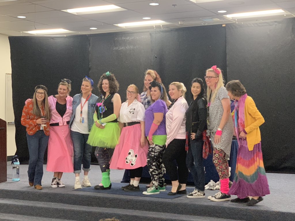 cecil_phillip's tweet photo. 80’s day at #Pinonhillslovesyourface #WeAreSnowline https://t.co/aQ4Q3xJfGs