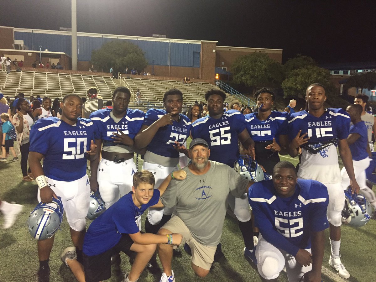 Bo19Bo19's tweet photo. Our goal every Friday night is to be the best unit on the field. Just finished breaking down these guys performance from tonight. Hard to argue against them! So proud of them (ball boy graded out tonight too). #BangEm #DLSquad https://t.co/A6qUSgir5F