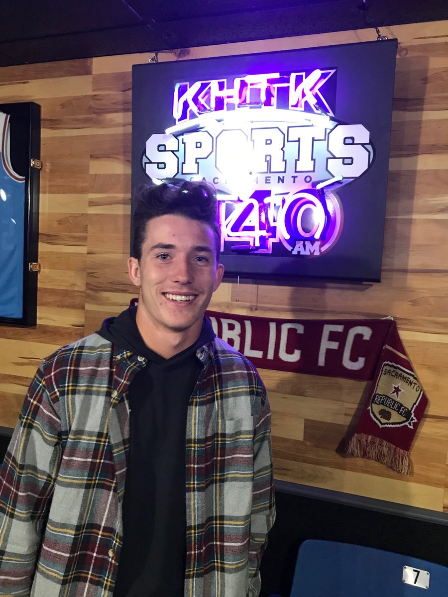 Here’s Kal making his Radio debut! Golden Eagles dominating the air waves ⁦@Sports1140KHTK⁩ Friday Night Football show!