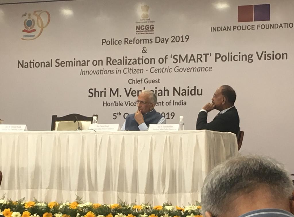 Aangan_Trust's tweet photo. Panel highlights that #police should be sensitive, responsive, &amp; accountable. Must have service to people at its core. This is the focus of our #BharosaProgram with @PoliceRajasthan &amp; @bihar_police.

@IPF_org @singh_prakash @MVenkaiahNaidu #PoliceReformsDay #SMART https://t.co/YX0RNFx3cT