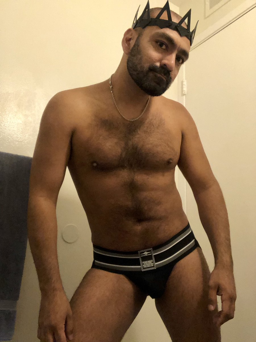 T_JerilynReyes's tweet photo. Feeling myself and being free. #sf #gay #latingay #beardedmen #latinSF #gaymen #sfgays https://t.co/U8Csk4OIwl