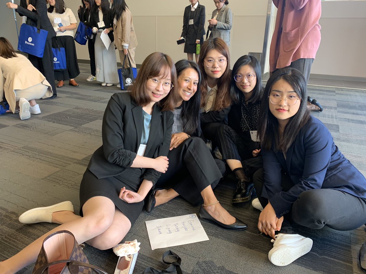 LiyingYu10's tweet photo. Great job! Great evening with my classmates together! @PeppGSEP @CA_TESOL We share insights and highlights we get today! I also appreciate that we have a good time with each other. I see this opportunity as my treasure for whole life. #CATESOL19 #PepperdineTESOL https://t.co/BoUl88JrCG