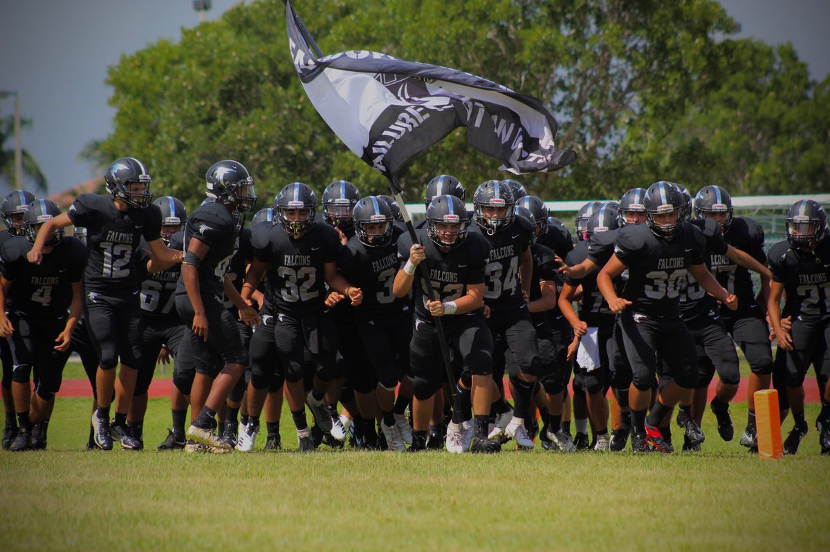 Congratulations Falcons on your win 29-0..we are proud!! Keep working hard..GO FALCONS! 🏈🖤 #falconpride #falconbrothers 📸 @jaf_photo <a href="/davidcuervo_/">Ernesto david cuervo</a>