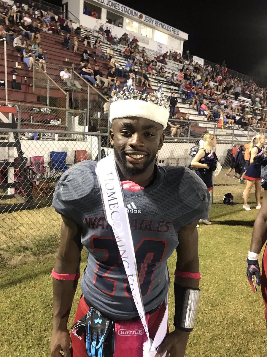thewakullasun's tweet photo. HomecyKing Jordan Bolden on the sideline https://t.co/f47ROXiDzI