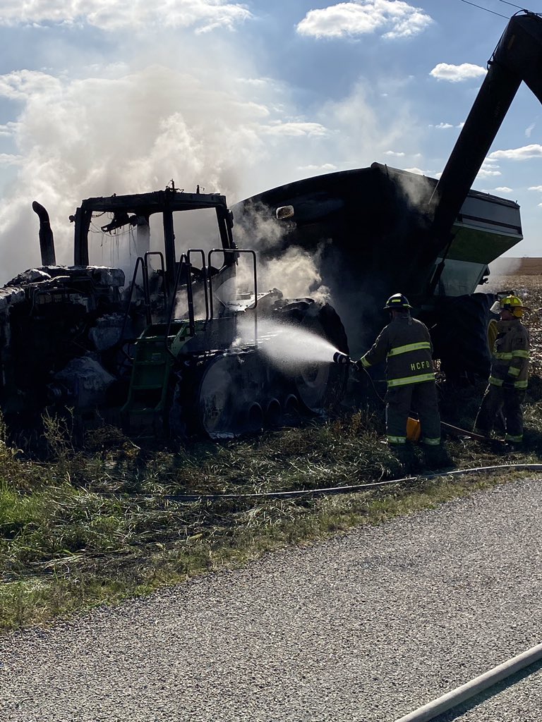 Donk80's tweet image. Carr drivers watch power lines when loading trucks!