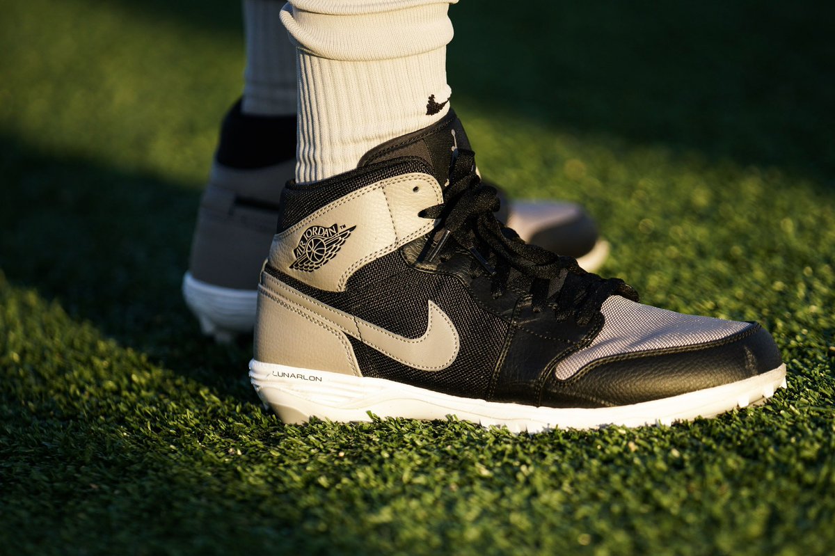 ALLin.press tweet media